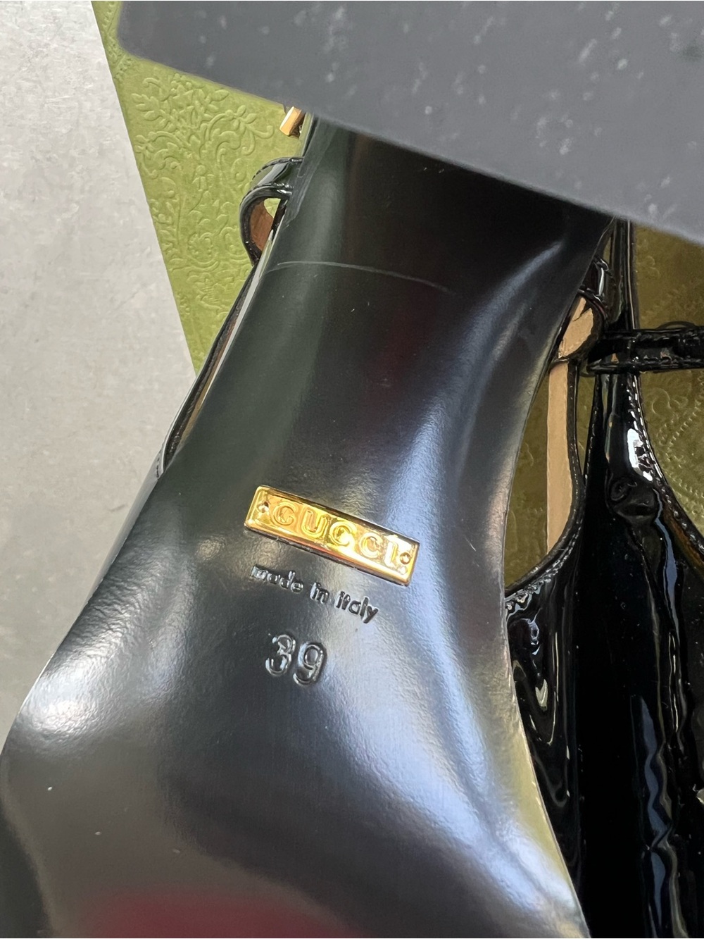 Gucci Black Patent Leather Horsebit Slingback Mid Heel - Picture 6 of 6